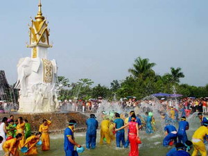 Water Splashing Festival